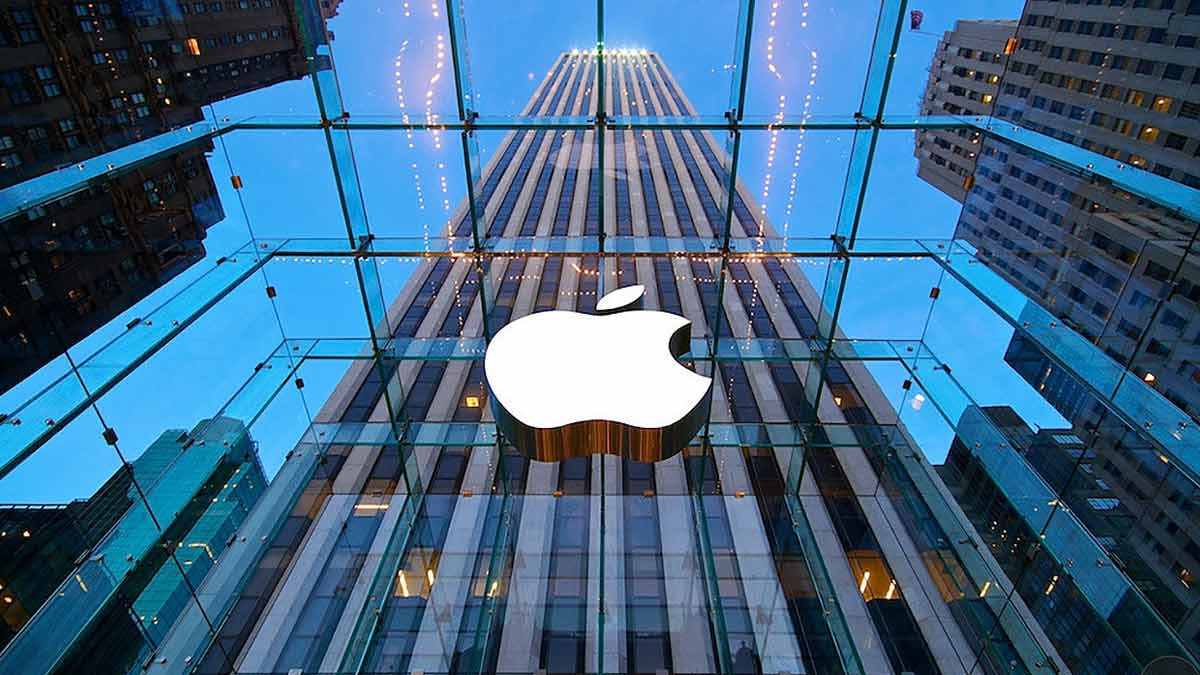 Apple, Katlanabilir Cihazlarla Geleceği Şekillendiriyor: 20 İnç Ekranlı Yeni Model Geliyor