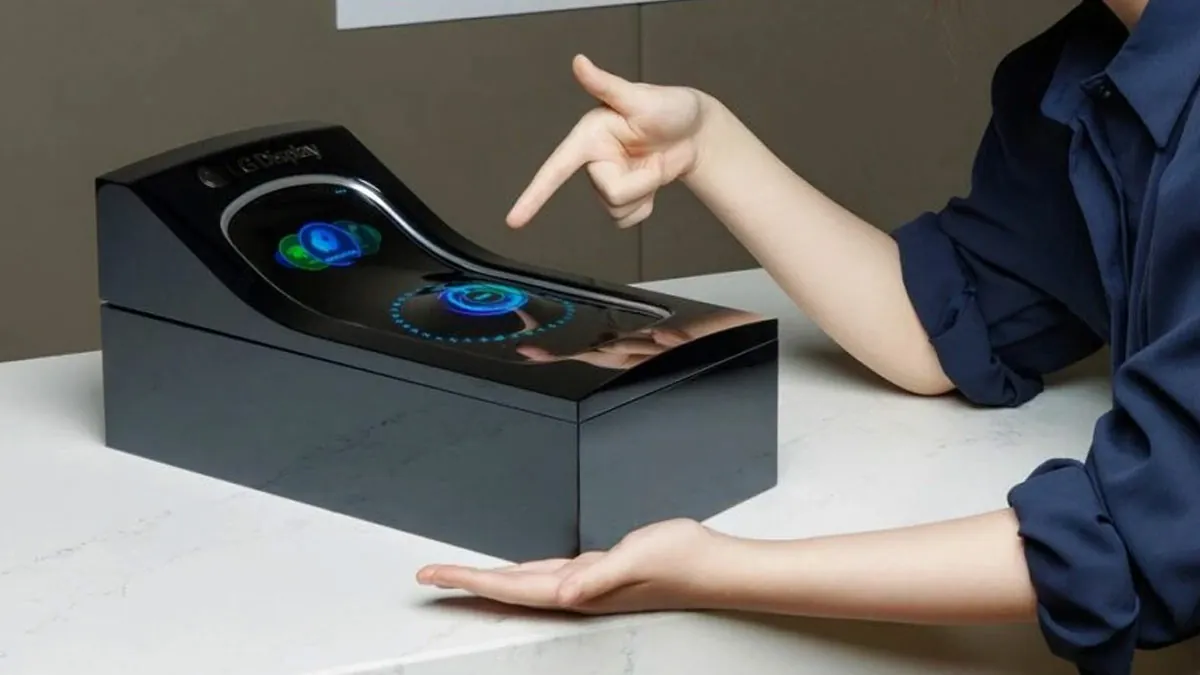 LG’den Otomobiller İçin Geleceğin Ekranı: Fiziksel Kontrollerle Hibrit Deneyim